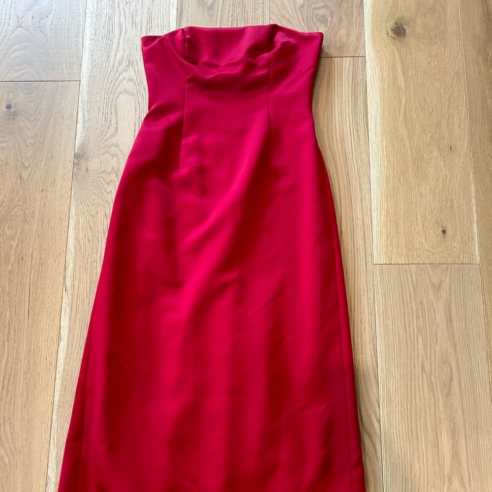 Elegant Red Strapless Gown Size 8